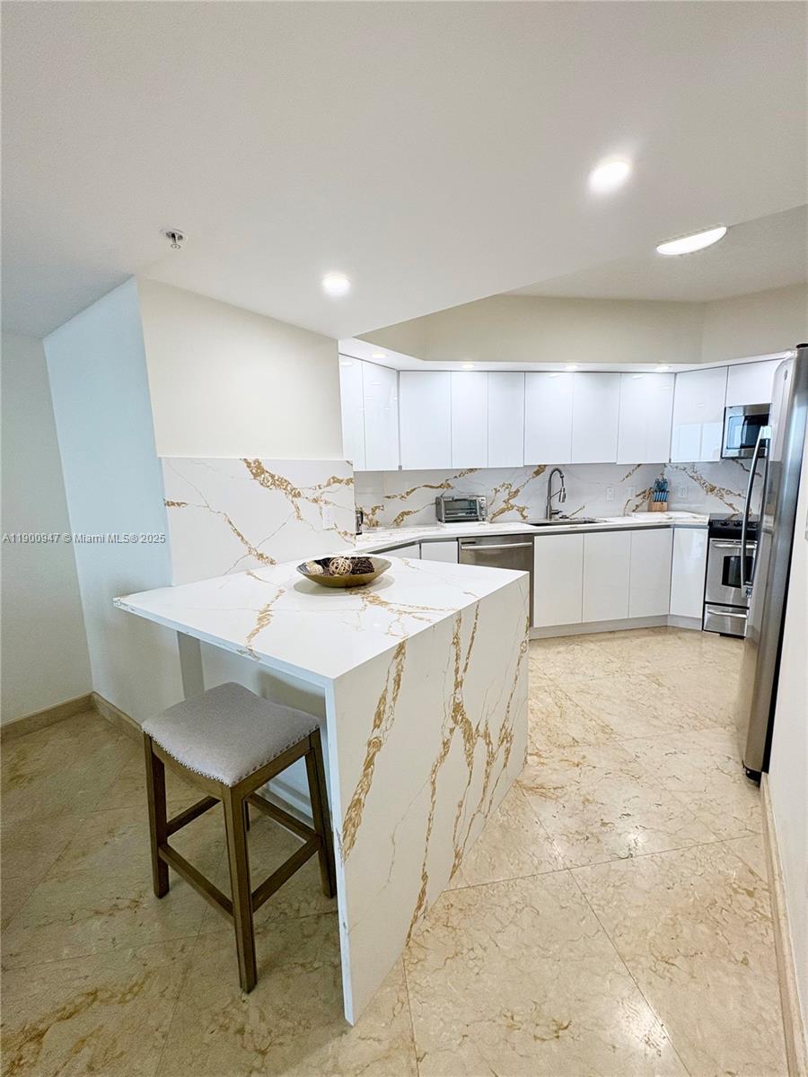 16699 Collins Ave #2402, Sunny Isles Beach FL 33160
