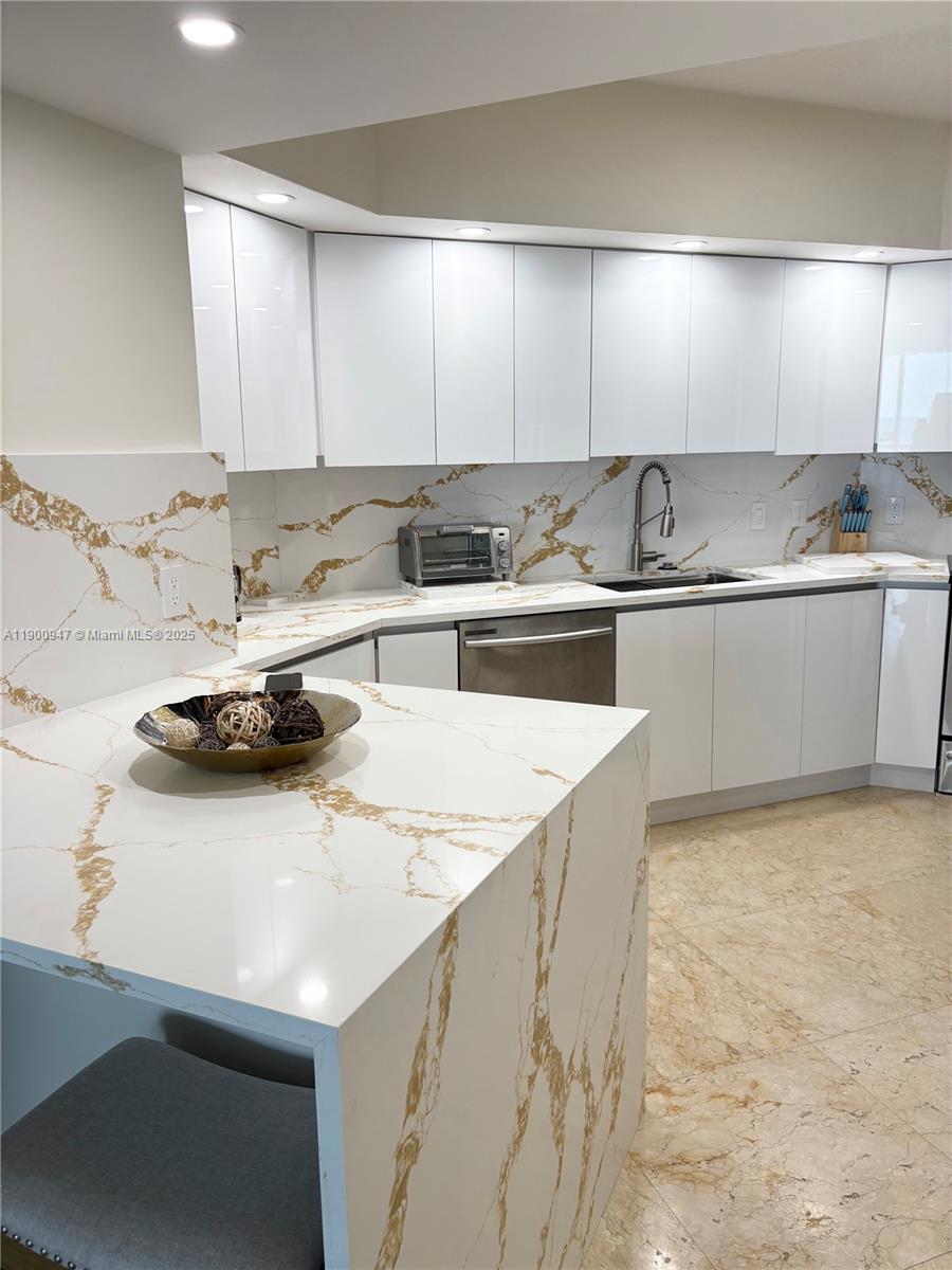 16699 Collins Ave #2402, Sunny Isles Beach FL 33160