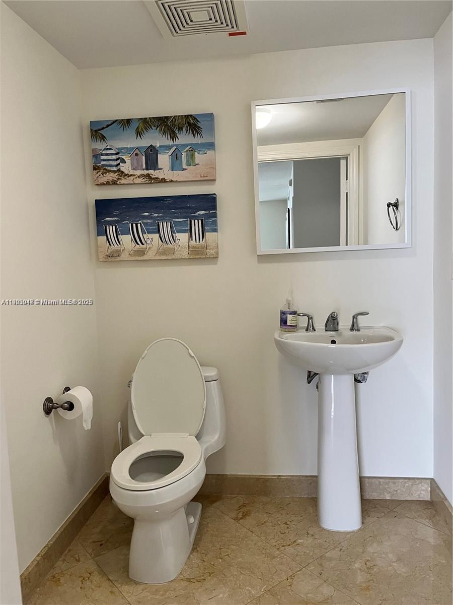 16699 Collins Ave #2402, Sunny Isles Beach FL 33160