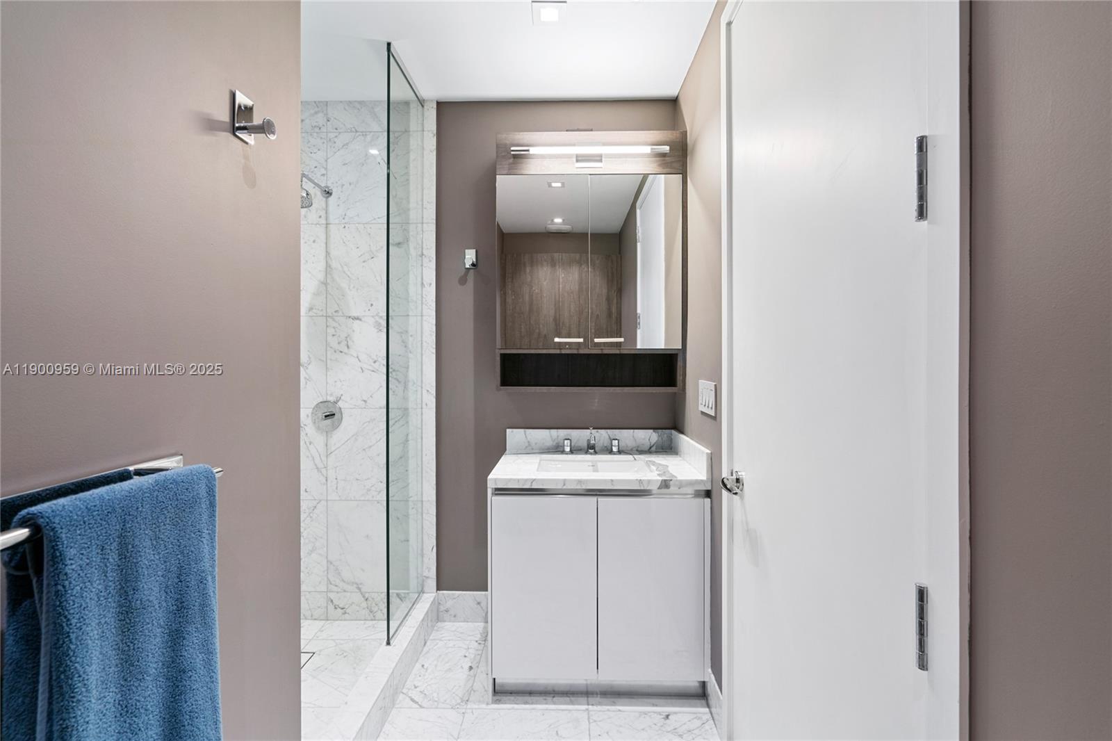 16901 Collins Ave #2402, Sunny Isles Beach FL 33160