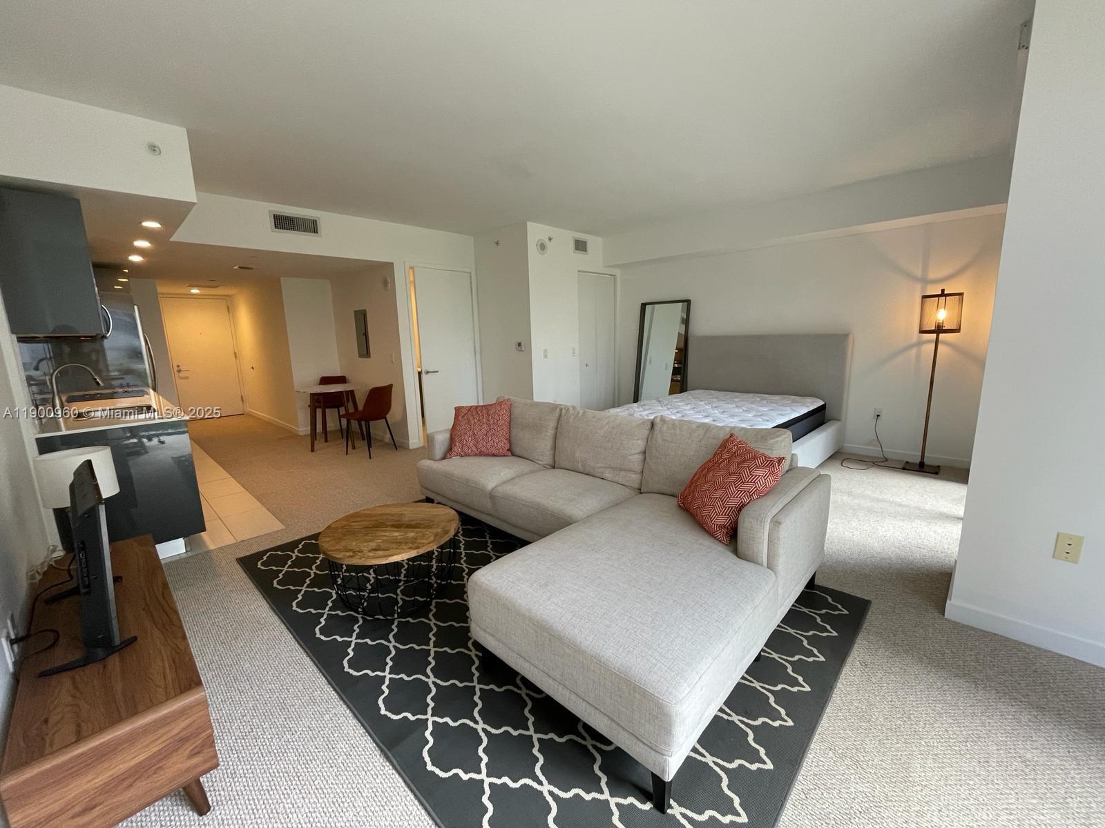 31 SE 6th St #505, Miami FL 33131