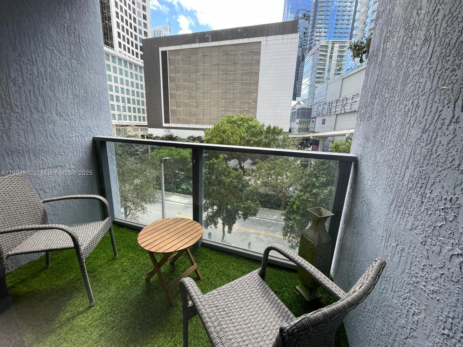 31 SE 6th St #505, Miami FL 33131