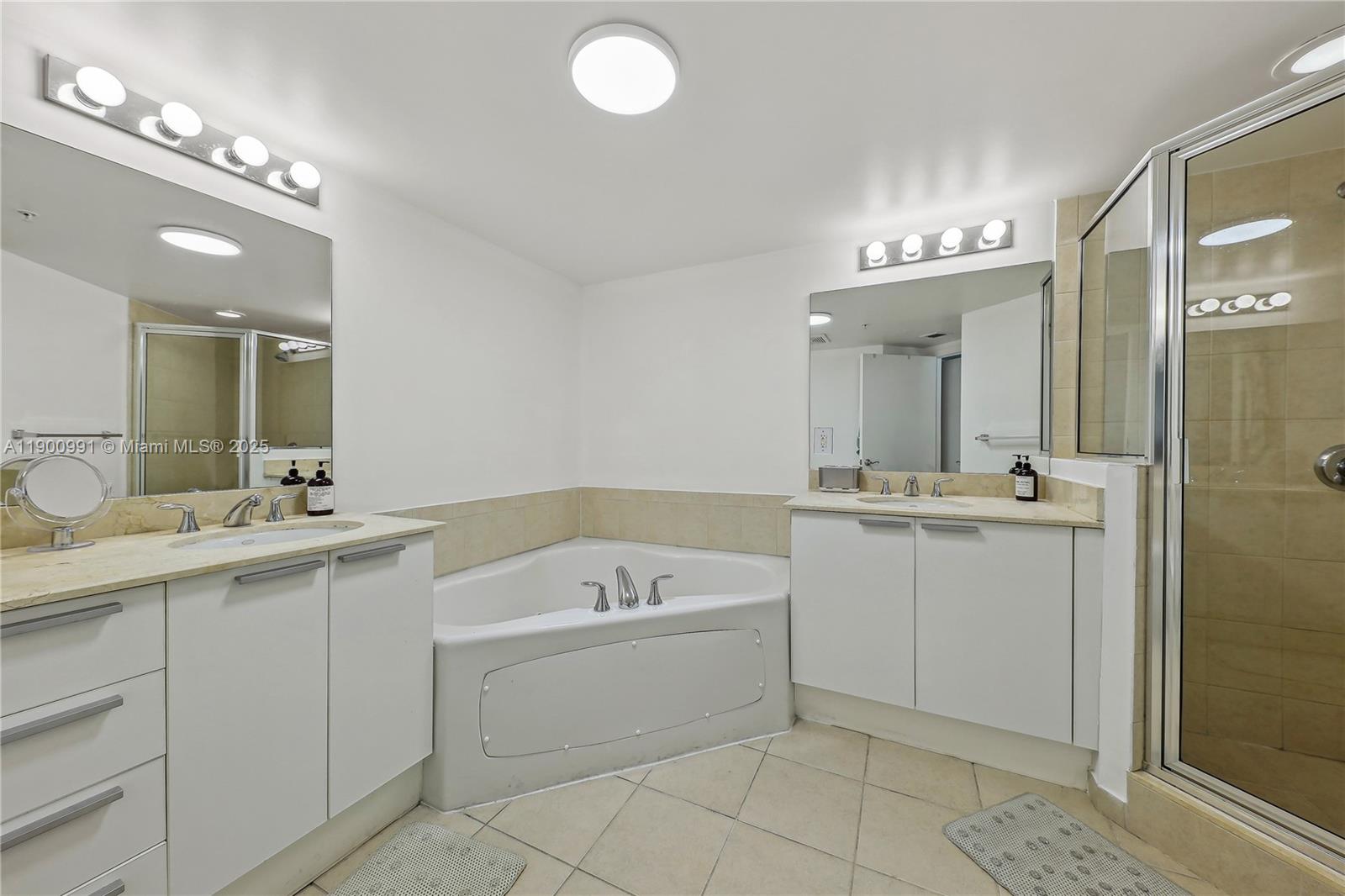 16699 Collins Ave #2009, Sunny Isles Beach FL 33160