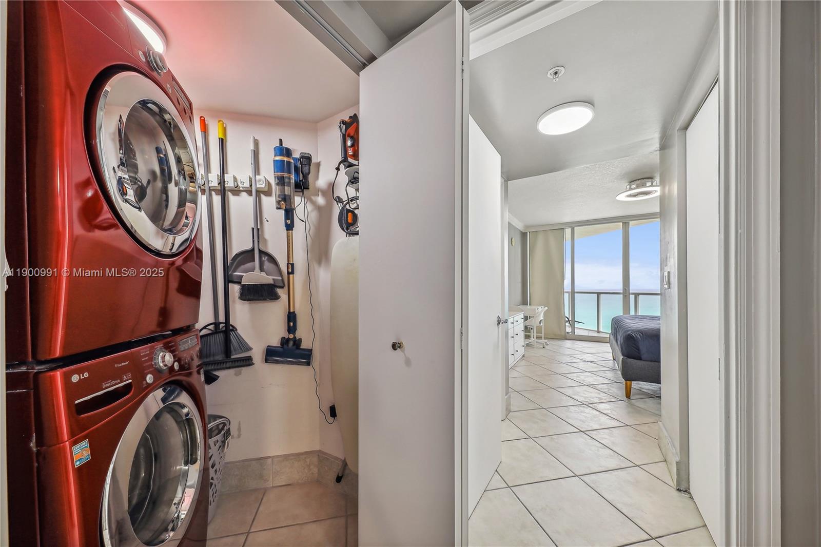 16699 Collins Ave #2009, Sunny Isles Beach FL 33160
