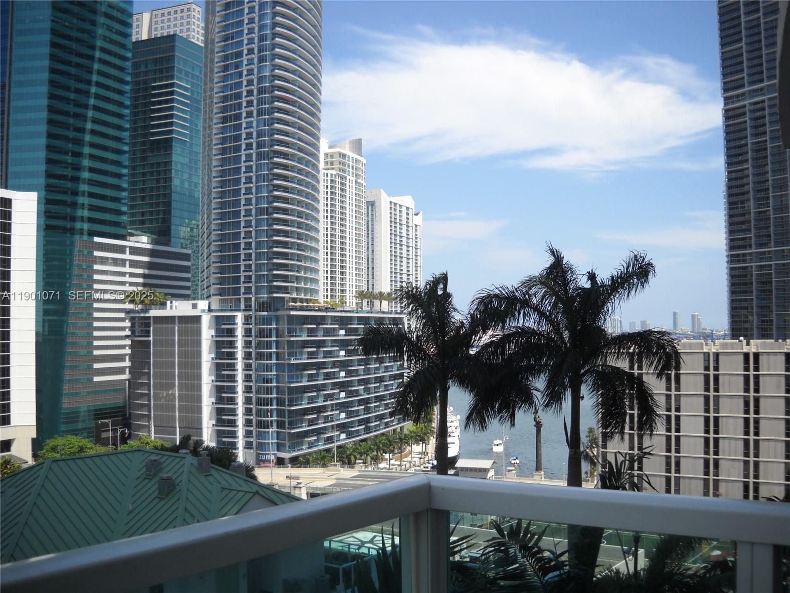 41 SE 5th St #911, Miami FL 33131