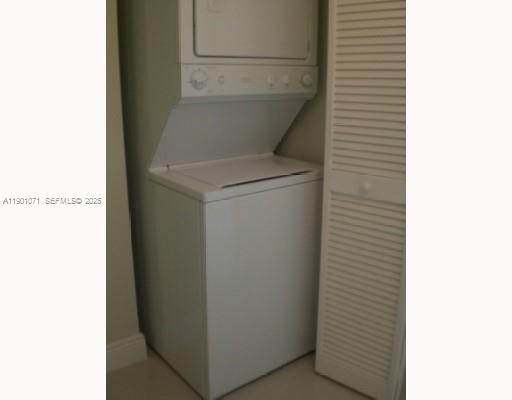 41 SE 5th St #911, Miami FL 33131
