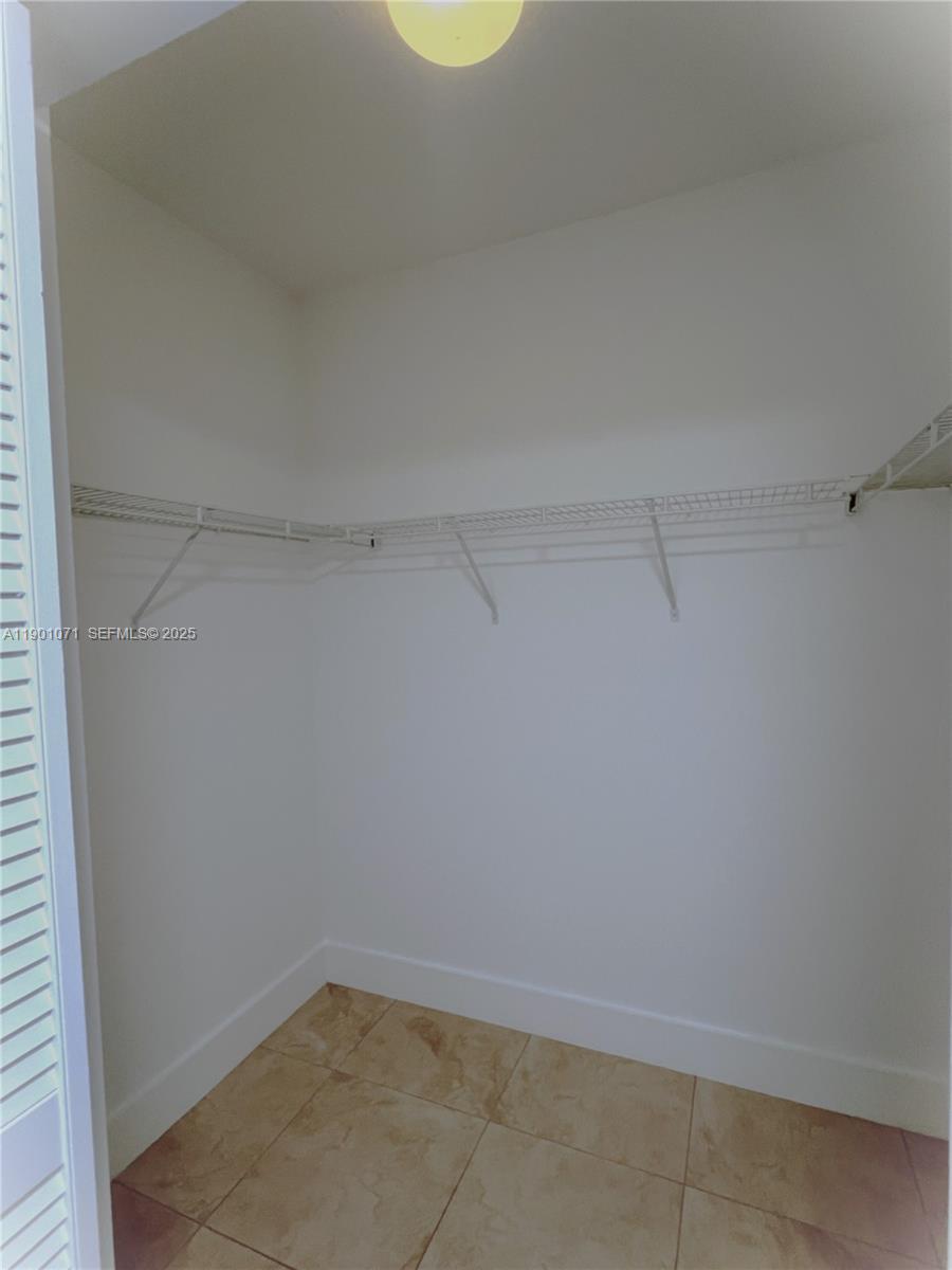 41 SE 5th St #911, Miami FL 33131
