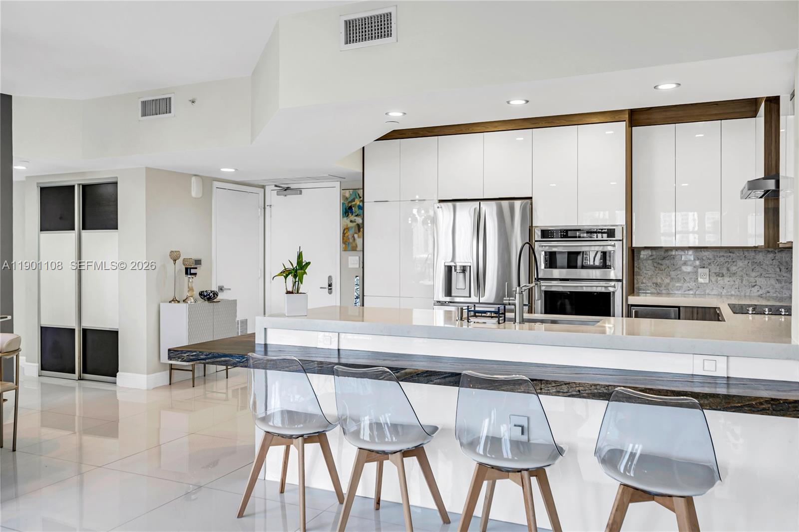 19900 E Country Club Dr #1003, Aventura FL 33180