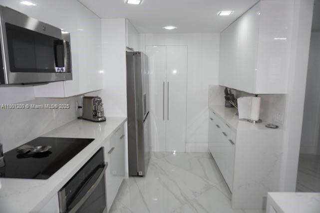 701 Brickell Key Blvd #412, Miami FL 33131