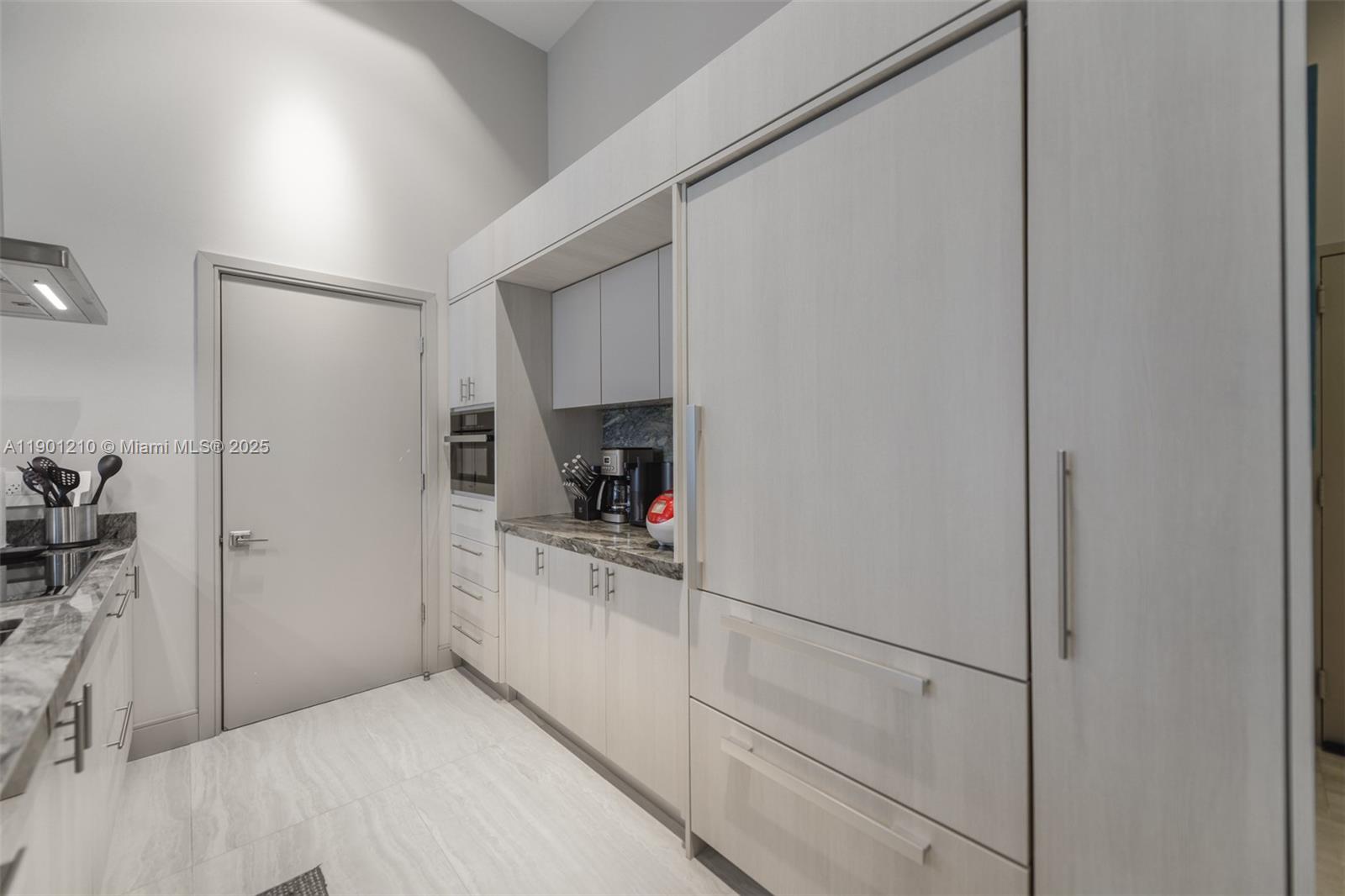 495 Brickell Ave #2211, Miami FL 33131
