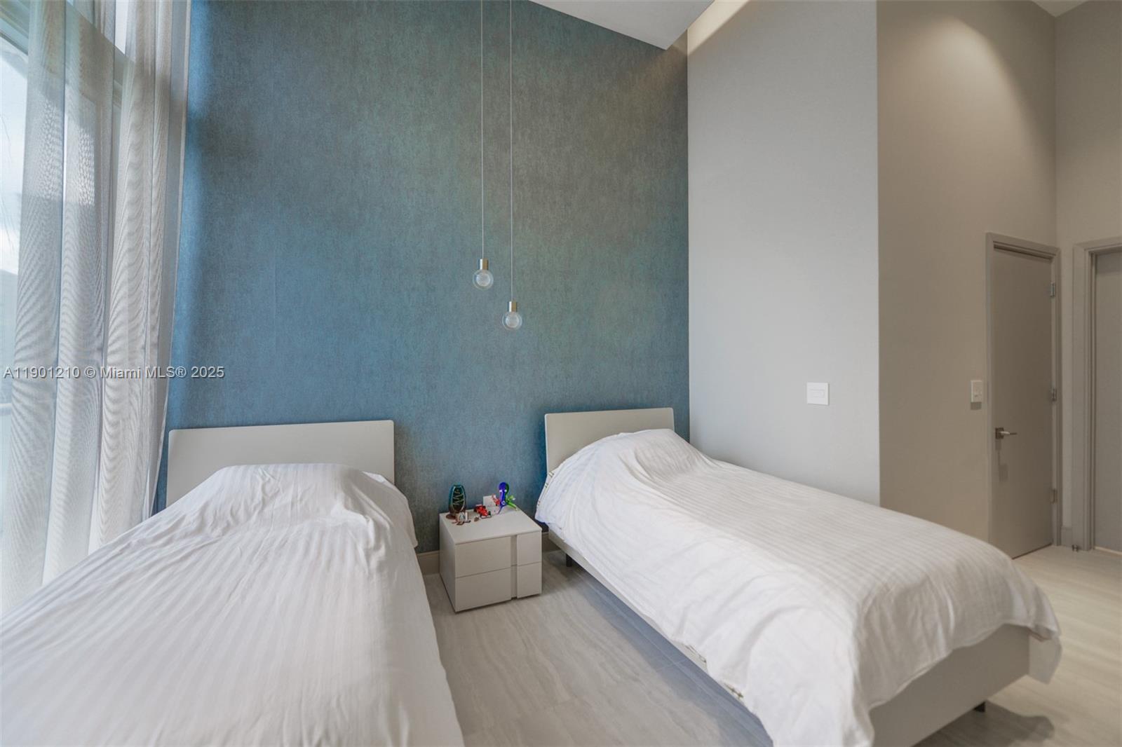 495 Brickell Ave #2211, Miami FL 33131