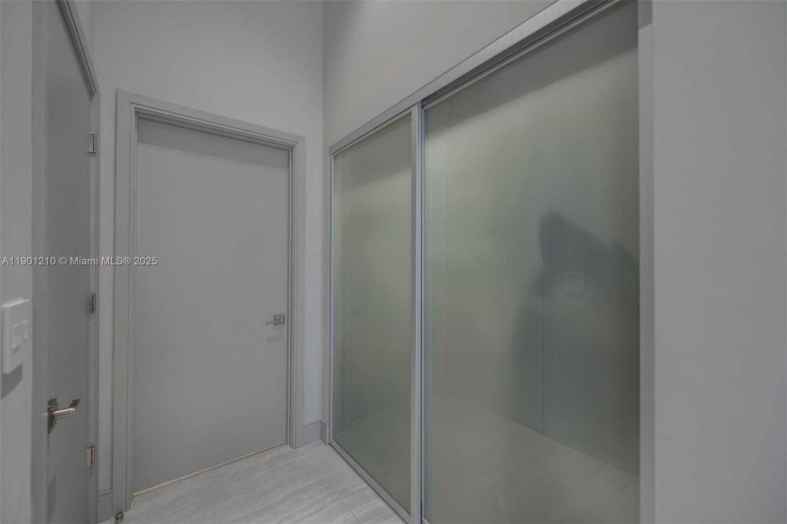 495 Brickell Ave #2211, Miami FL 33131