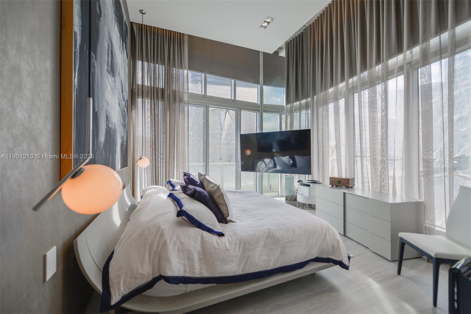 495 Brickell Ave #2211, Miami FL 33131