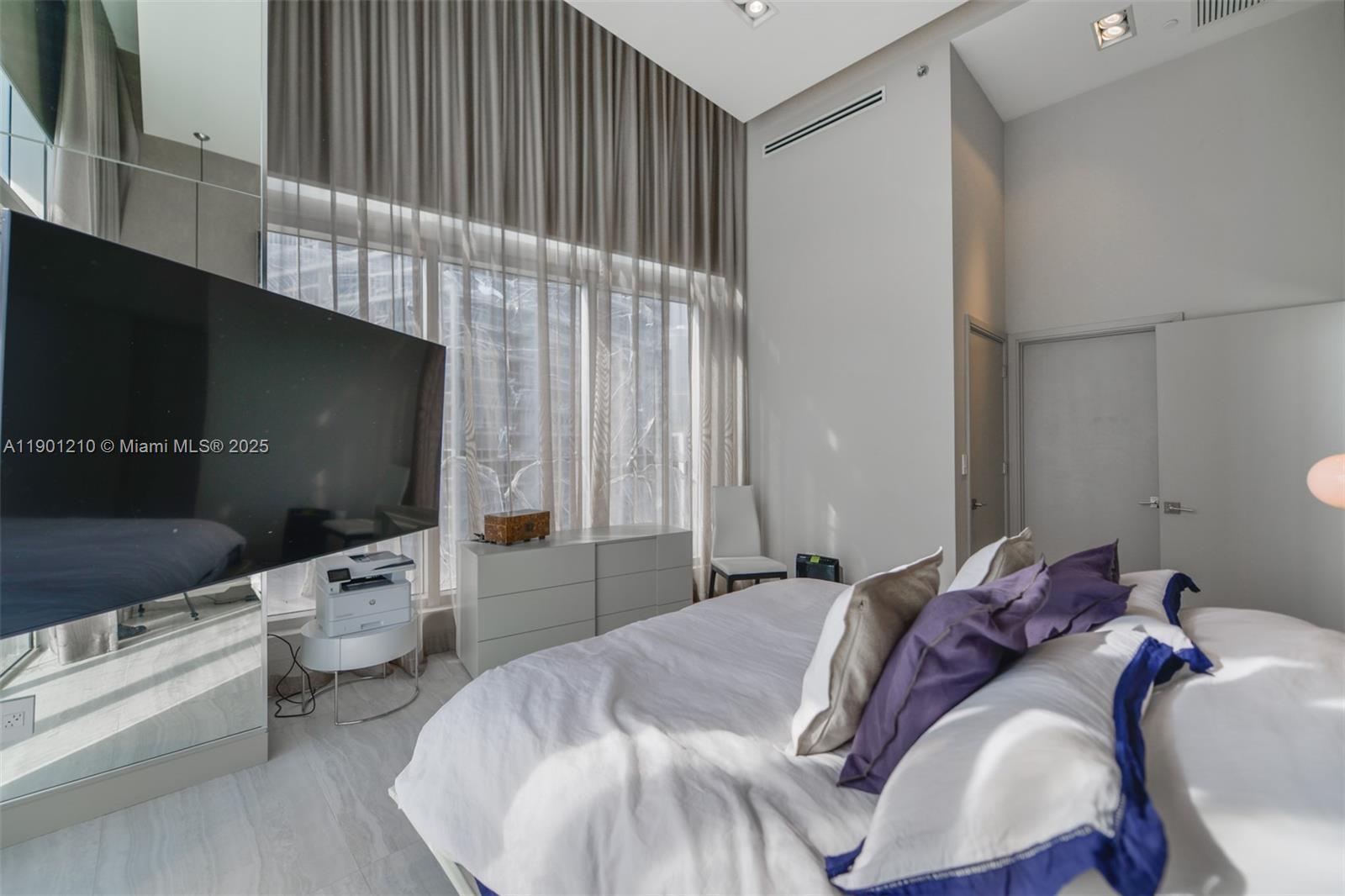 495 Brickell Ave #2211, Miami FL 33131