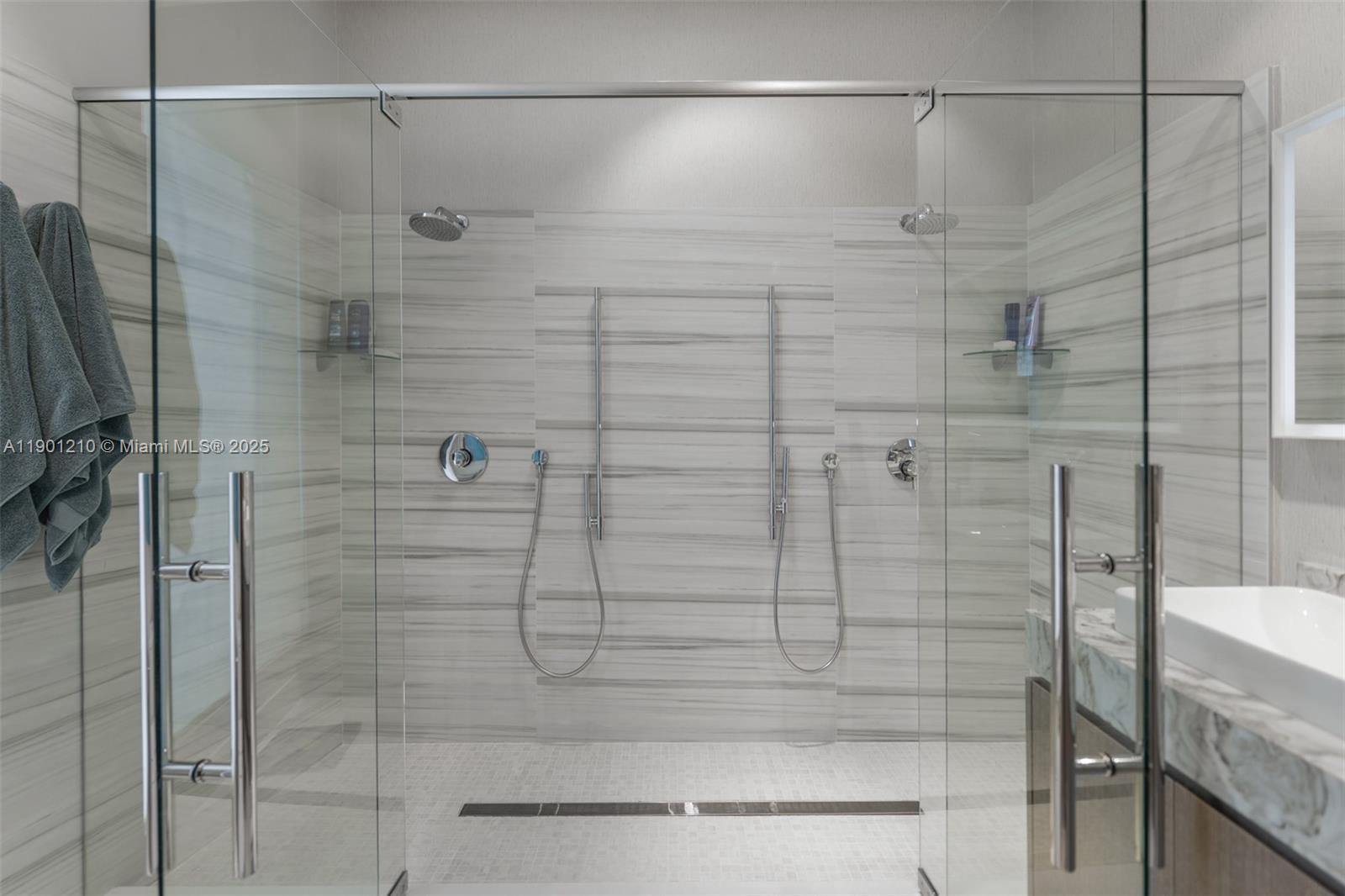 495 Brickell Ave #2211, Miami FL 33131