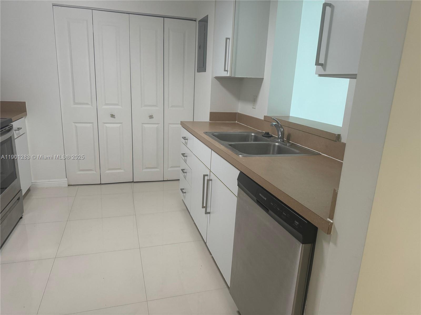 1250 S Miami Ave #1404, Miami FL 33130