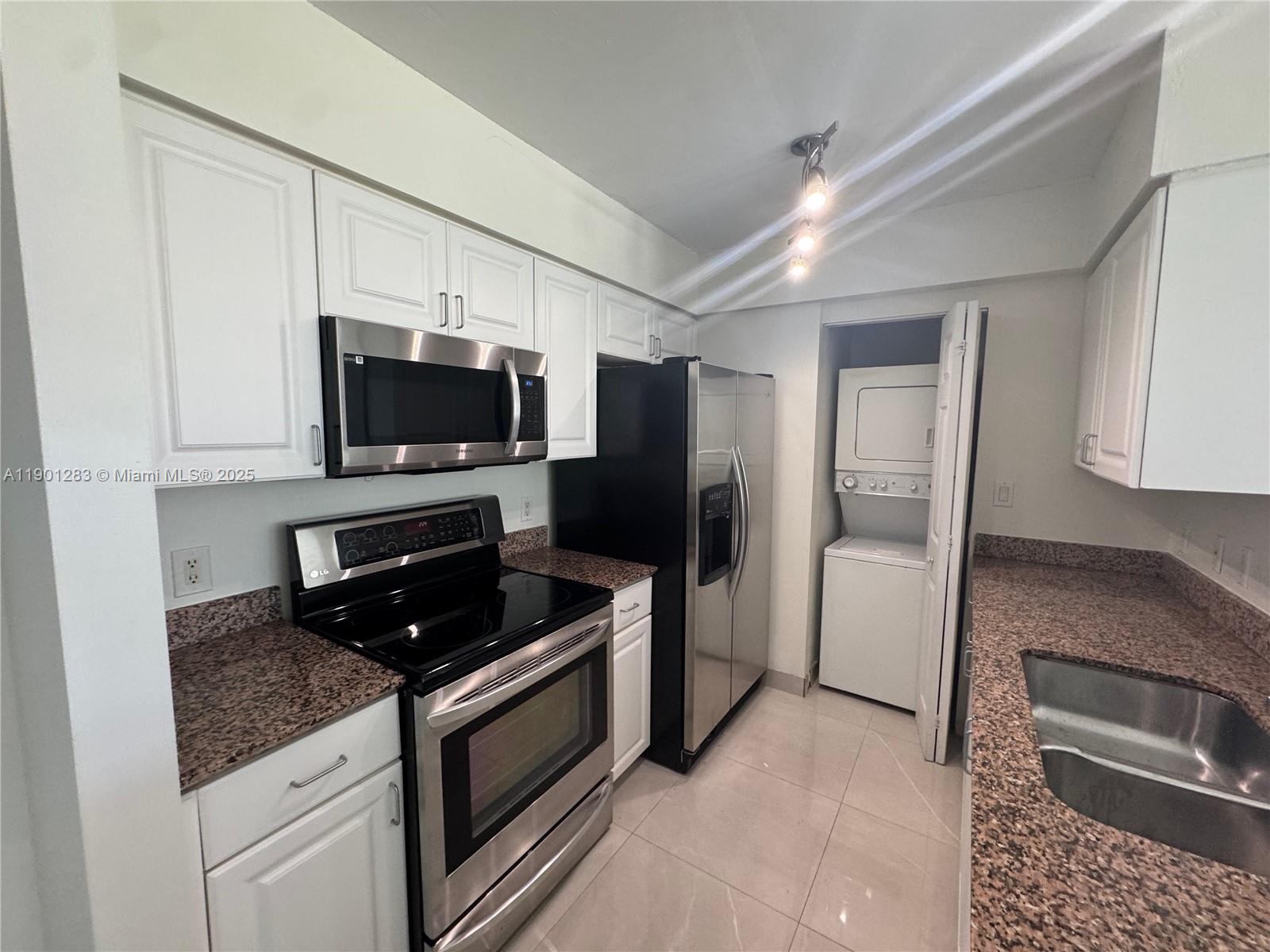 1250 S Miami Ave #1404, Miami FL 33130