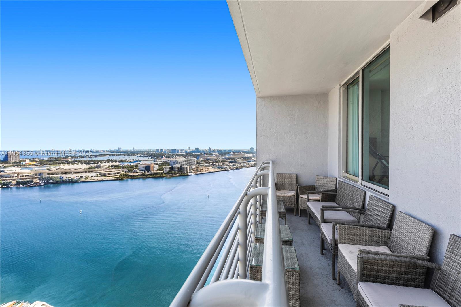 335 S BISCAYNE BL #3404, Miami FL 33131