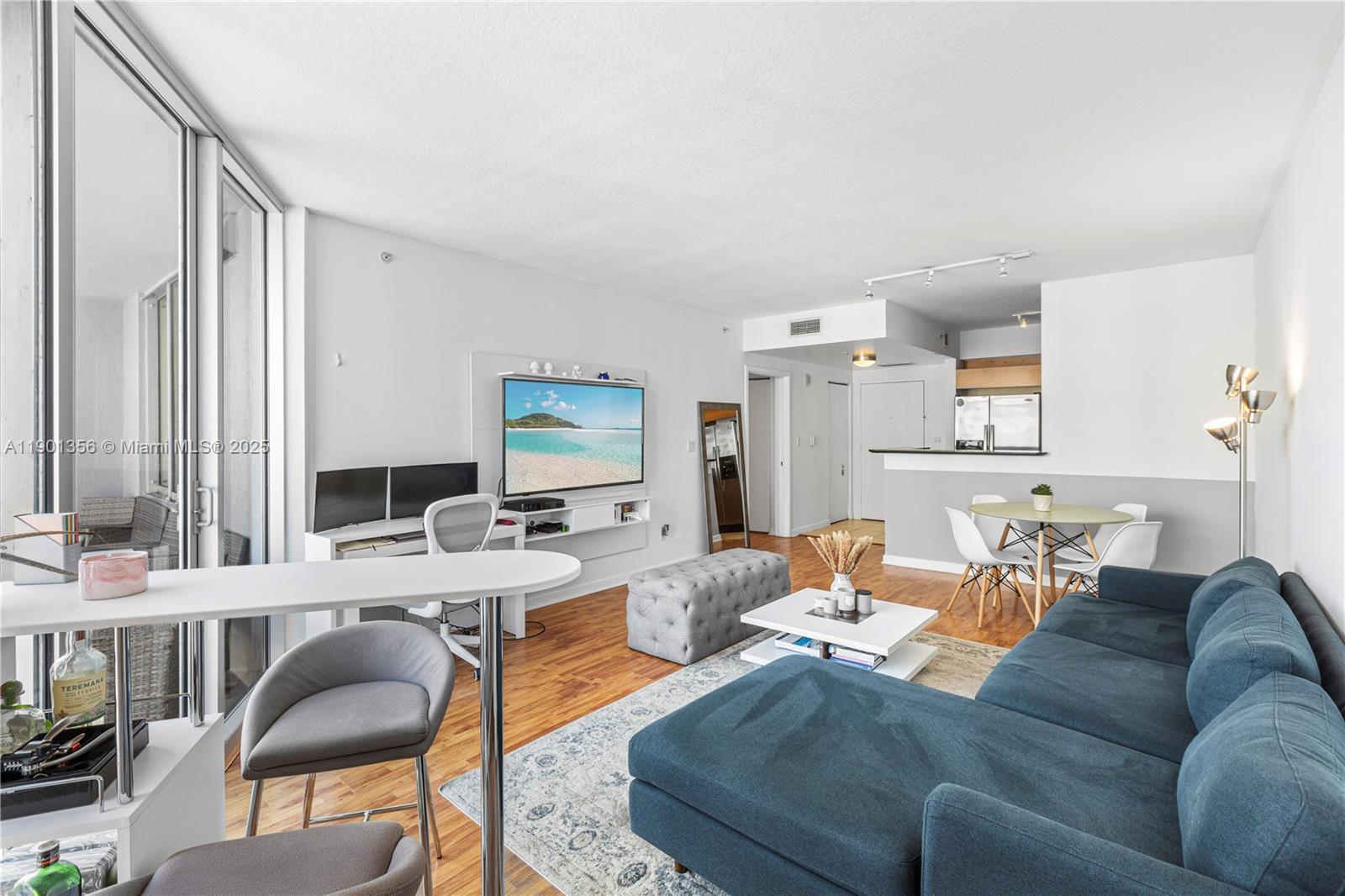 335 S BISCAYNE BL #3404, Miami FL 33131