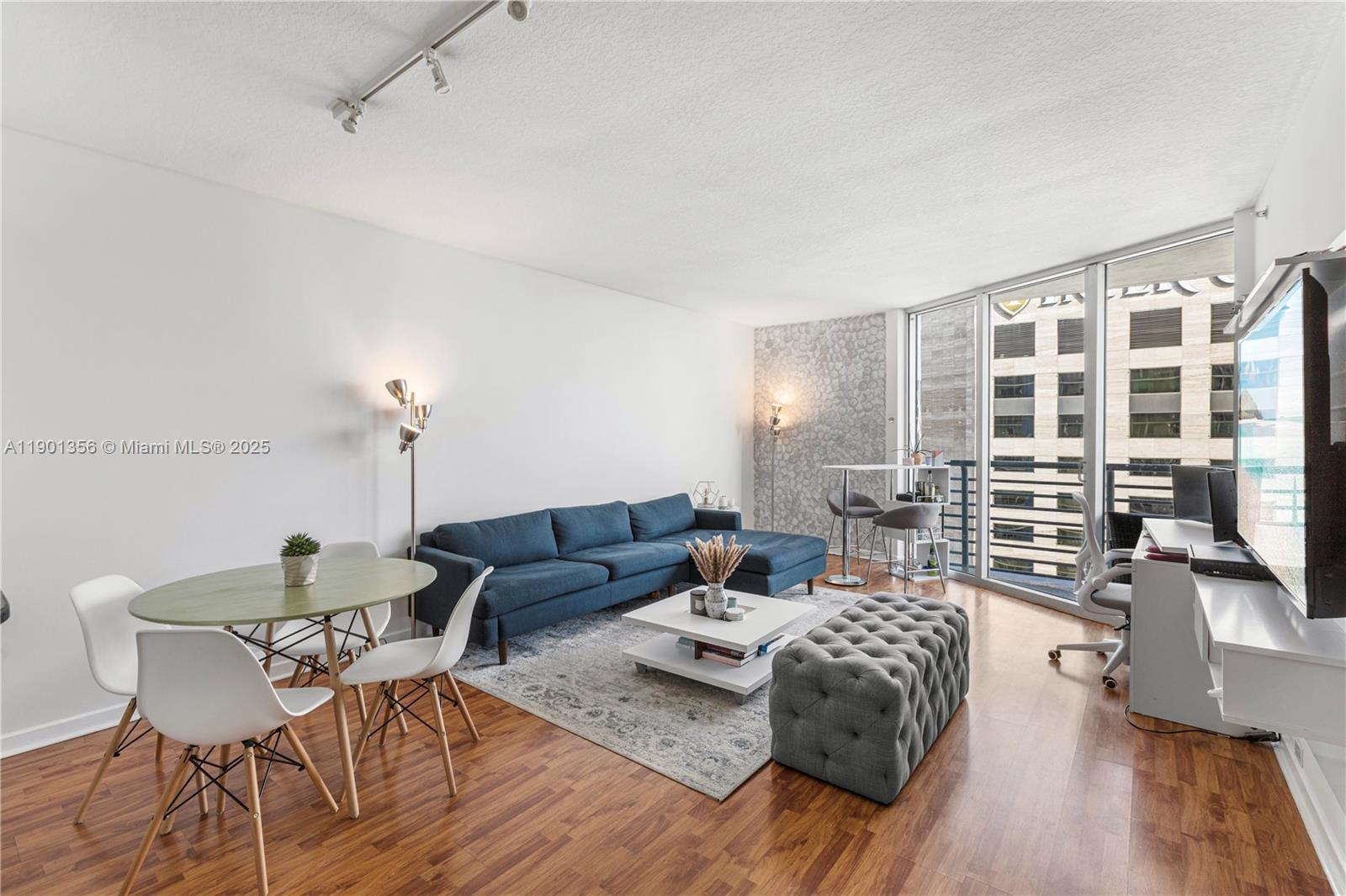 335 S BISCAYNE BL #3404, Miami FL 33131