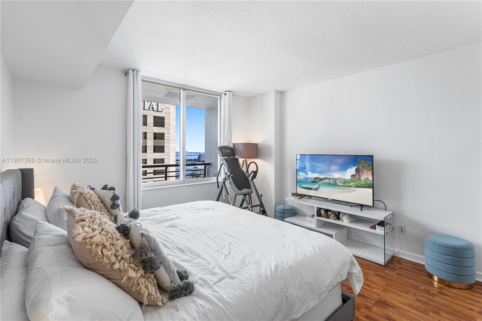 335 S BISCAYNE BL #3404, Miami FL 33131