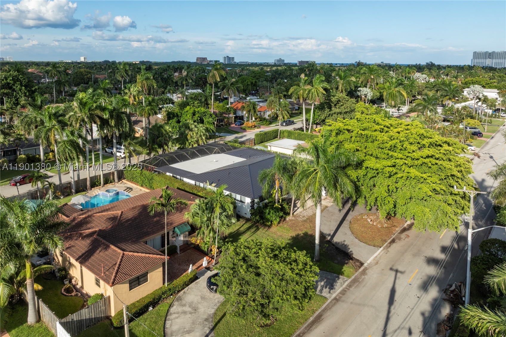 1141 N Northlake Dr, Hollywood FL 33019