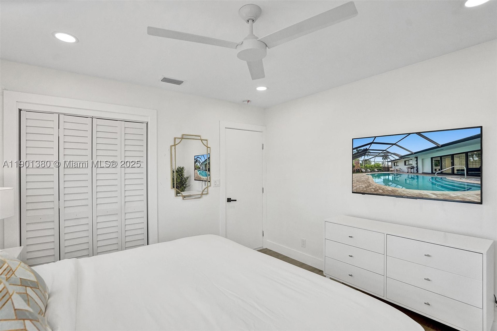 1141 N Northlake Dr, Hollywood FL 33019