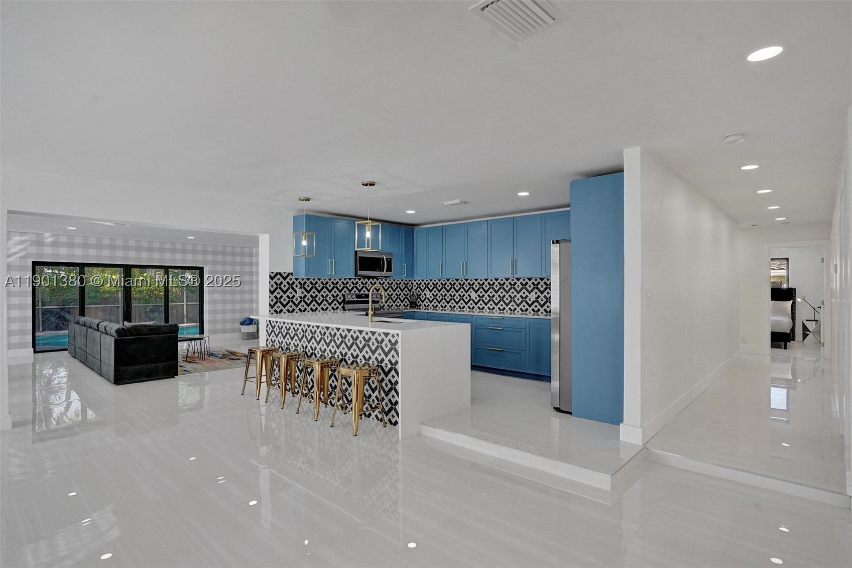 1141 N Northlake Dr, Hollywood FL 33019