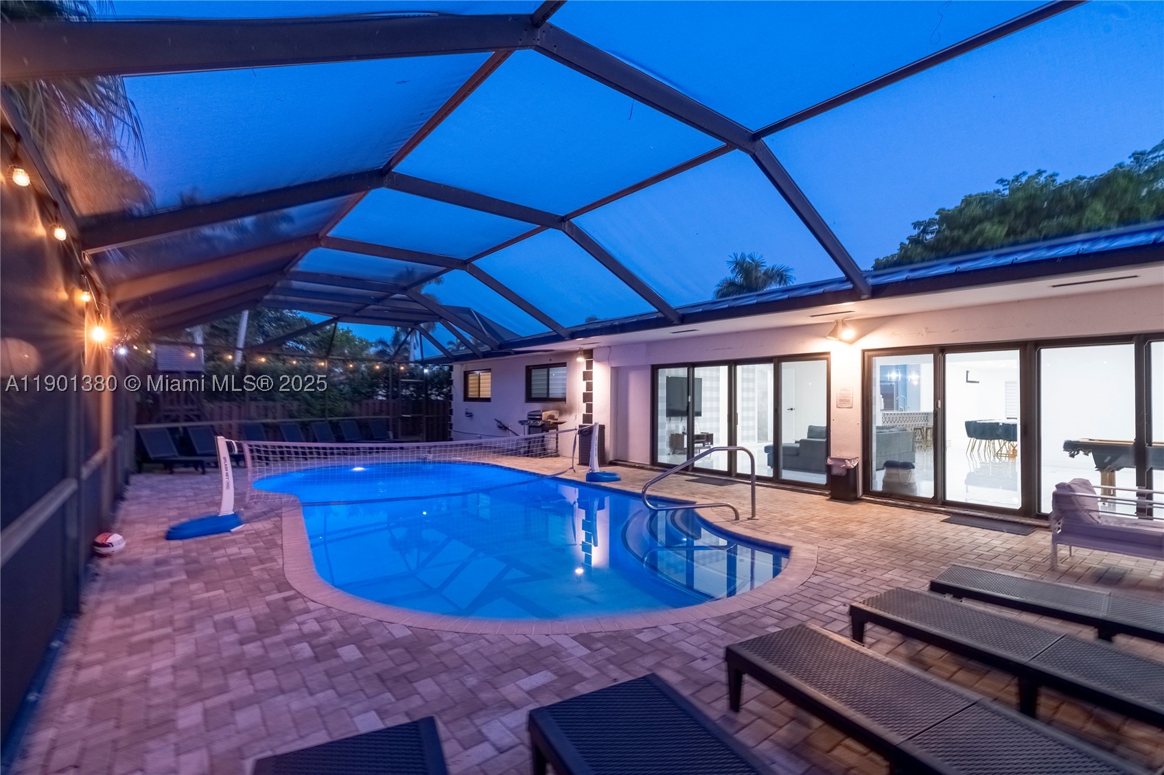 1141 N Northlake Dr, Hollywood FL 33019