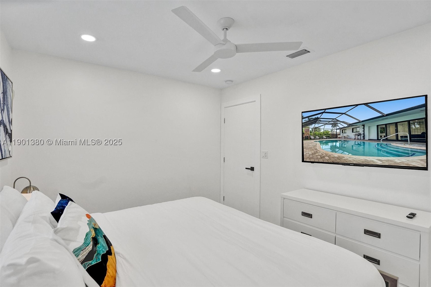 1141 N Northlake Dr, Hollywood FL 33019