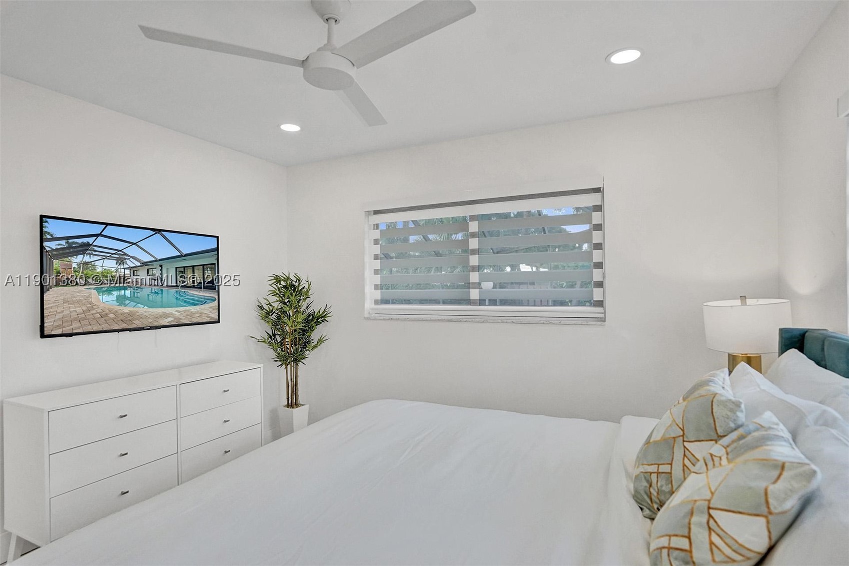 1141 N Northlake Dr, Hollywood FL 33019