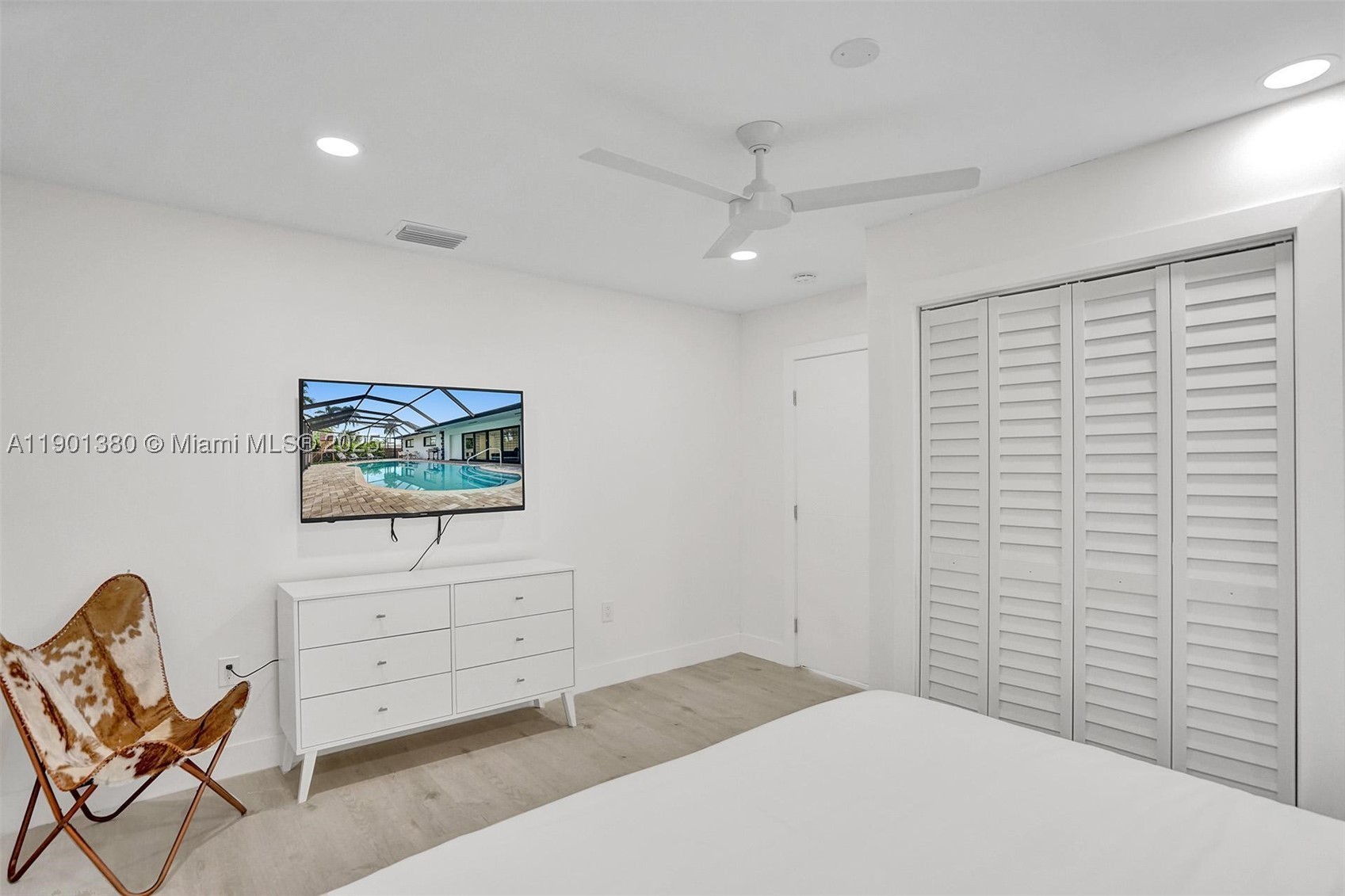 1141 N Northlake Dr, Hollywood FL 33019