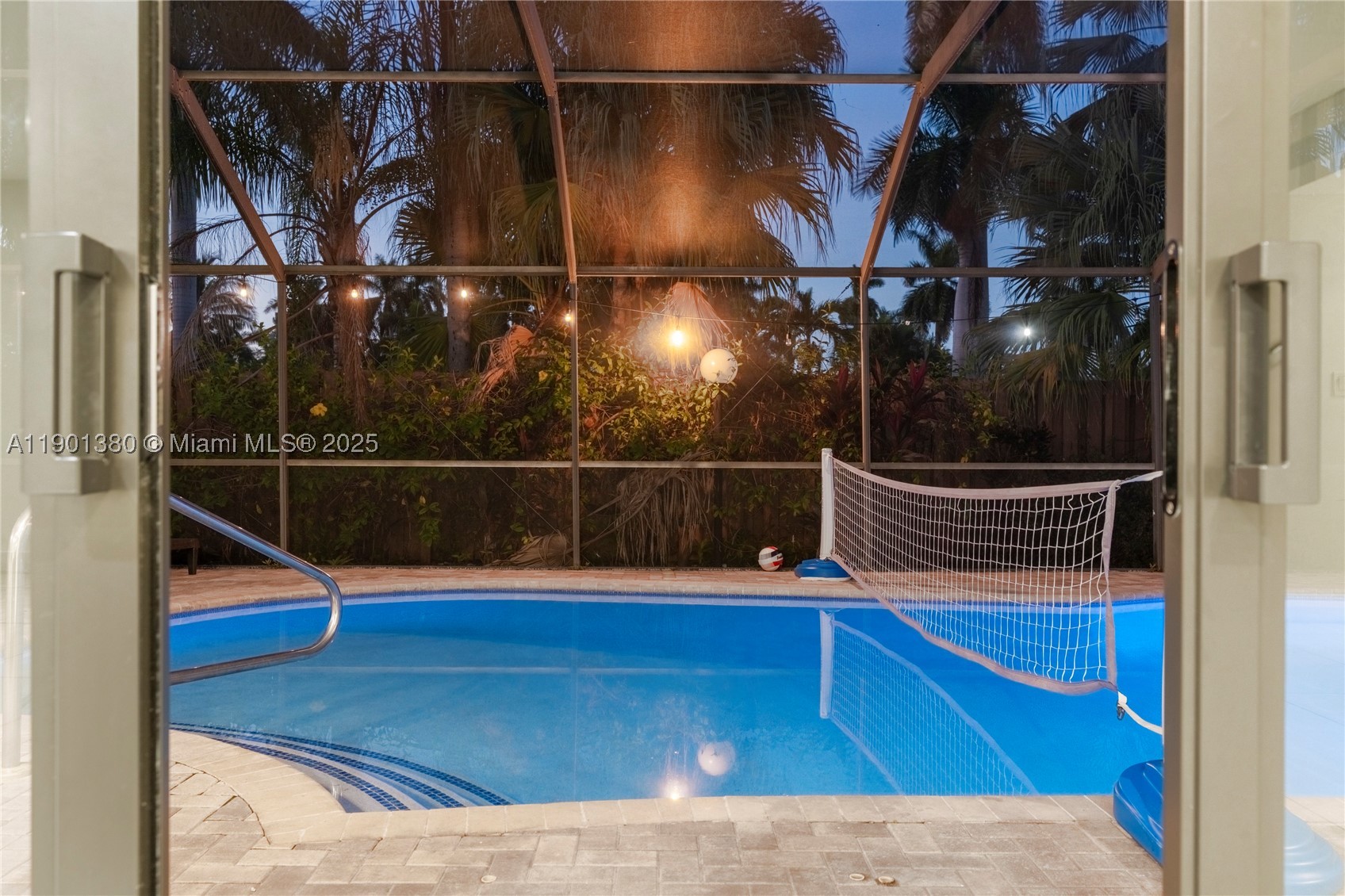 1141 N Northlake Dr, Hollywood FL 33019