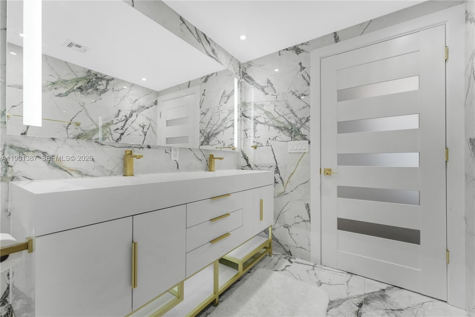 495 Brickell Ave #3802, Miami FL 33131