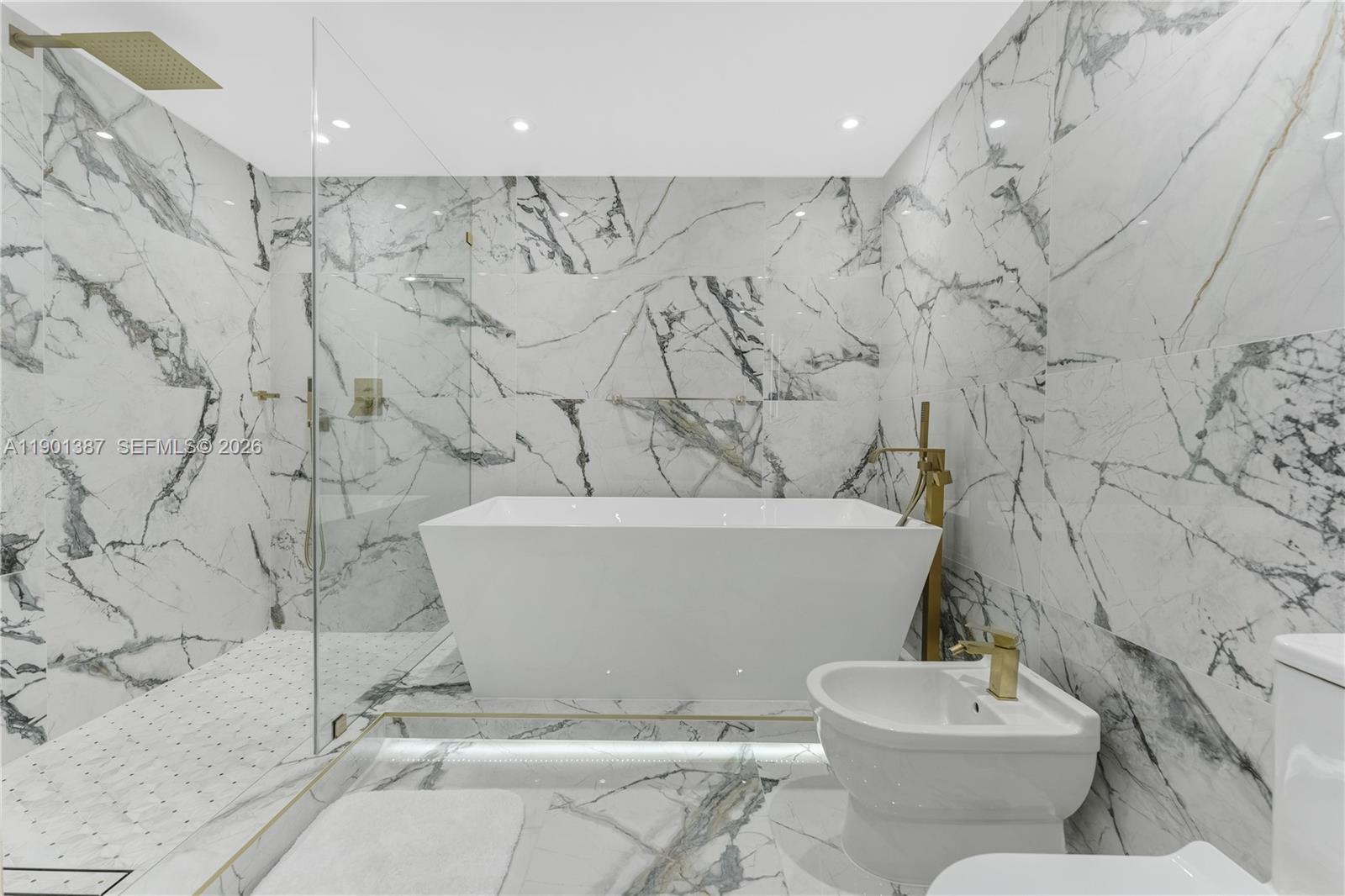 495 Brickell Ave #3802, Miami FL 33131