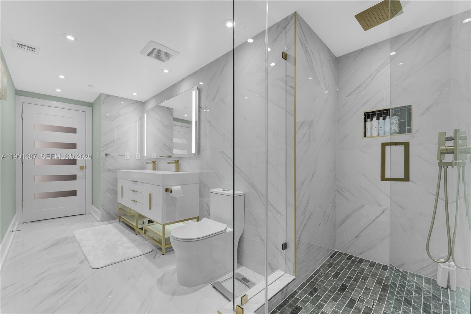 495 Brickell Ave #3802, Miami FL 33131