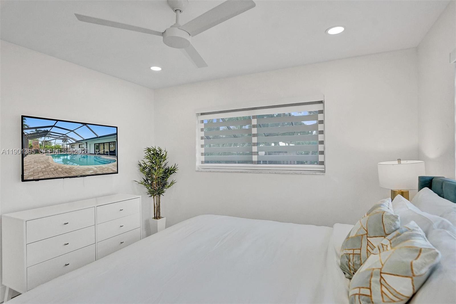 1141 N Northlake Dr, Hollywood FL 33019
