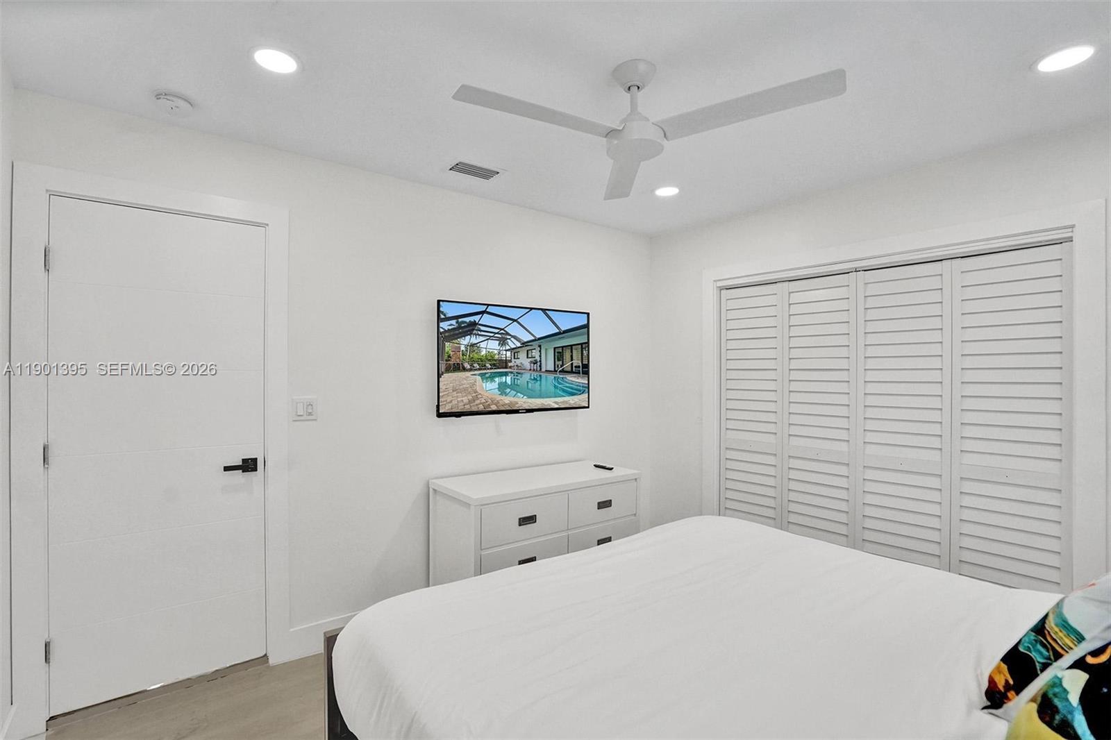 1141 N Northlake Dr, Hollywood FL 33019