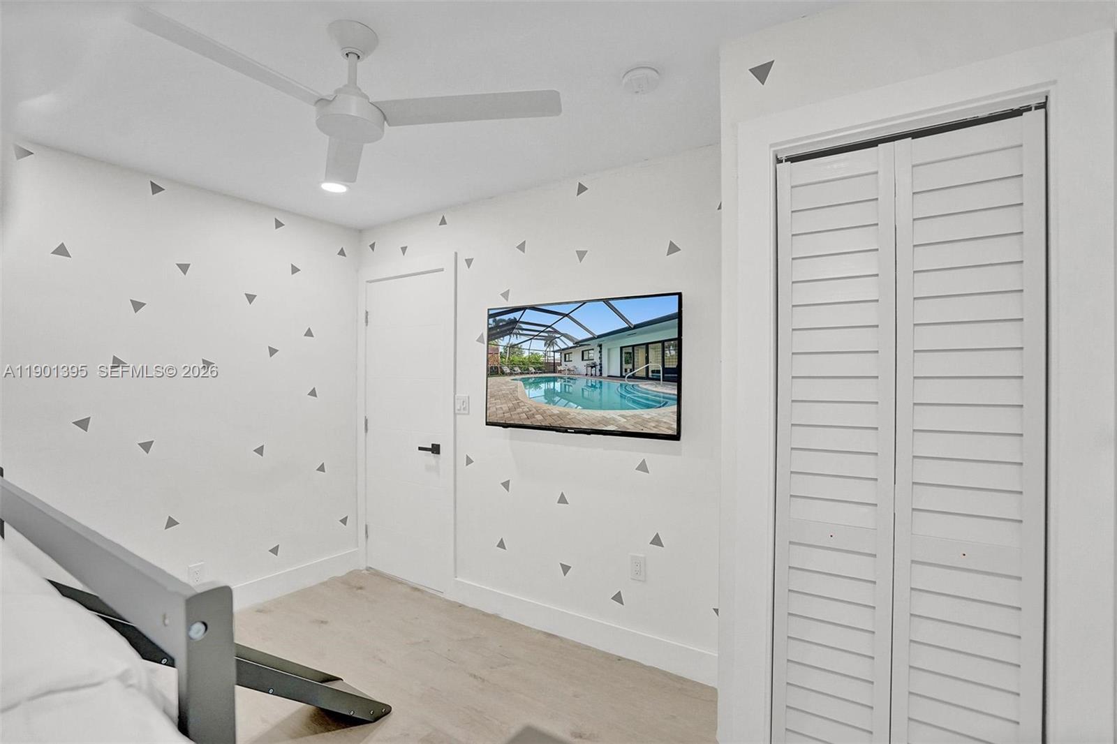 1141 N Northlake Dr, Hollywood FL 33019