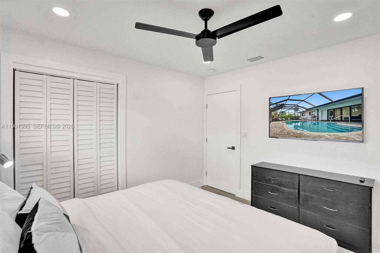 1141 N Northlake Dr, Hollywood FL 33019