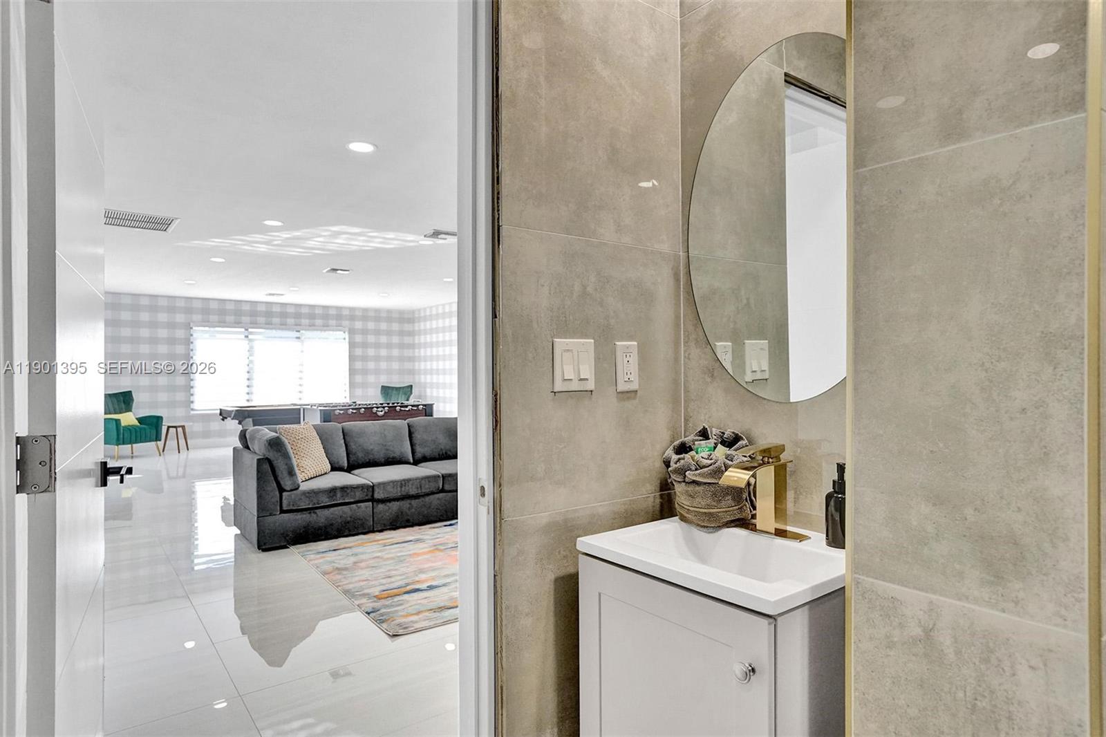 1141 N Northlake Dr, Hollywood FL 33019