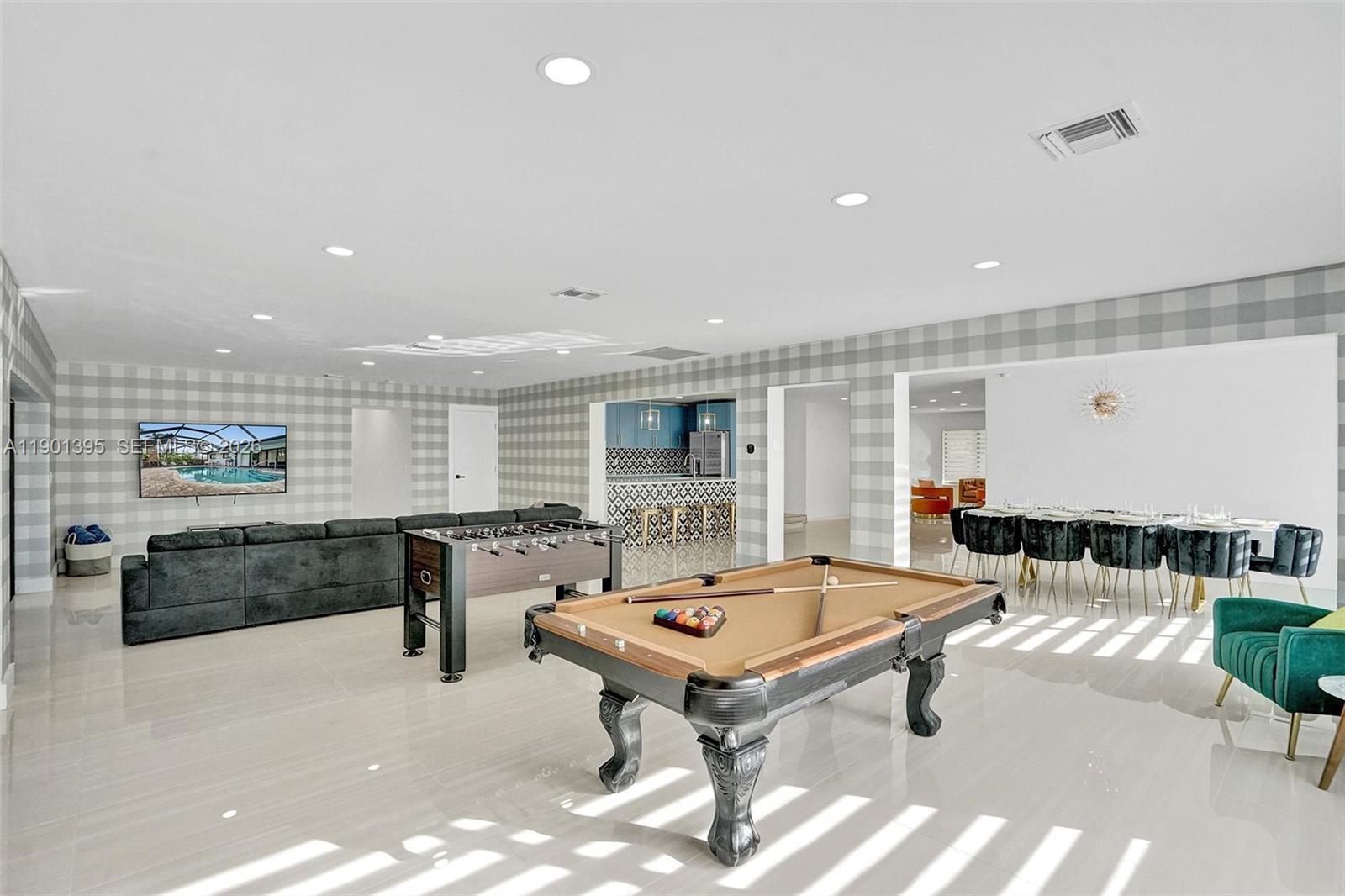 1141 N Northlake Dr, Hollywood FL 33019