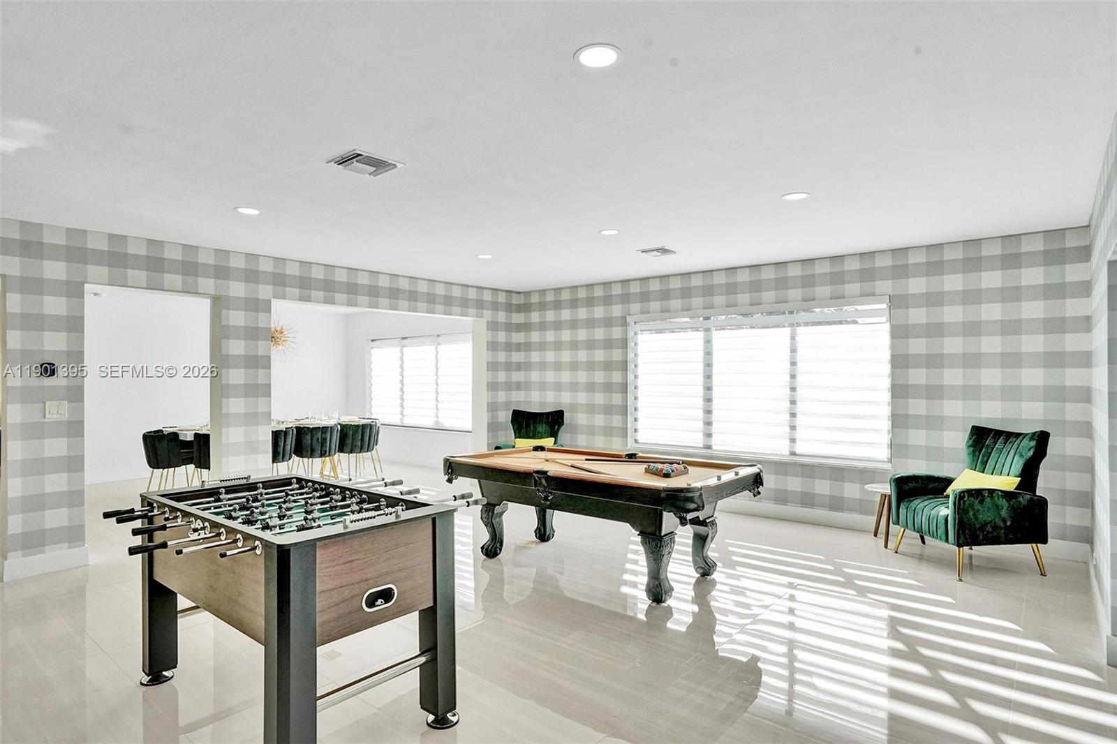 1141 N Northlake Dr, Hollywood FL 33019