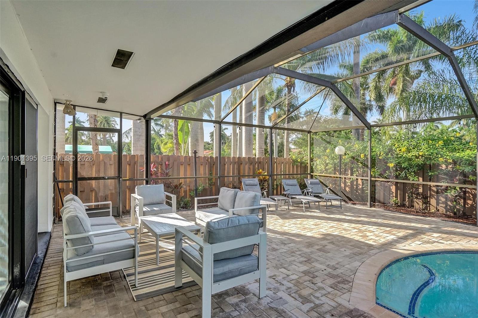 1141 N Northlake Dr, Hollywood FL 33019
