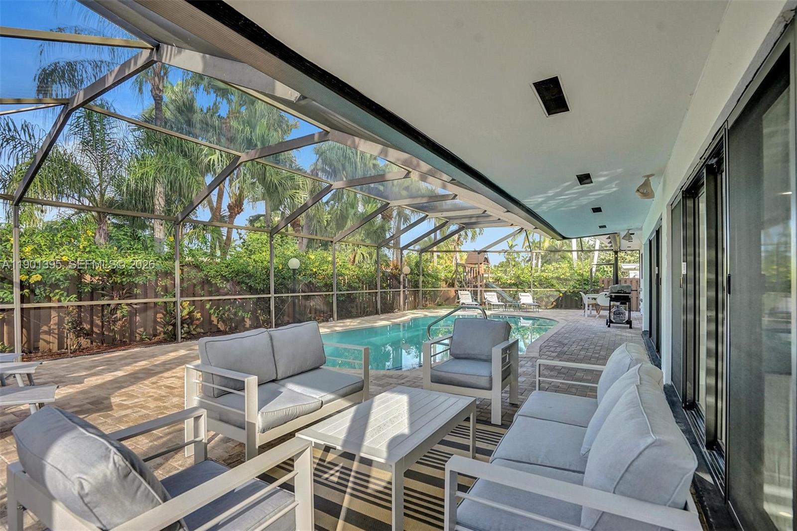 1141 N Northlake Dr, Hollywood FL 33019