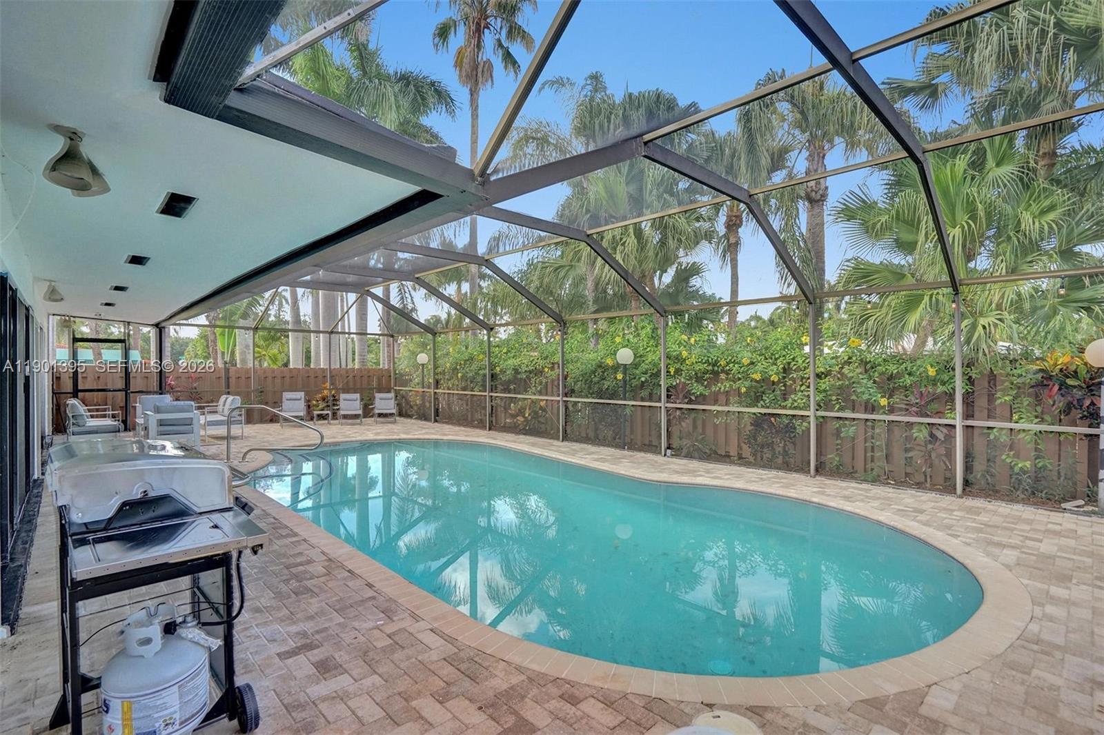 1141 N Northlake Dr, Hollywood FL 33019