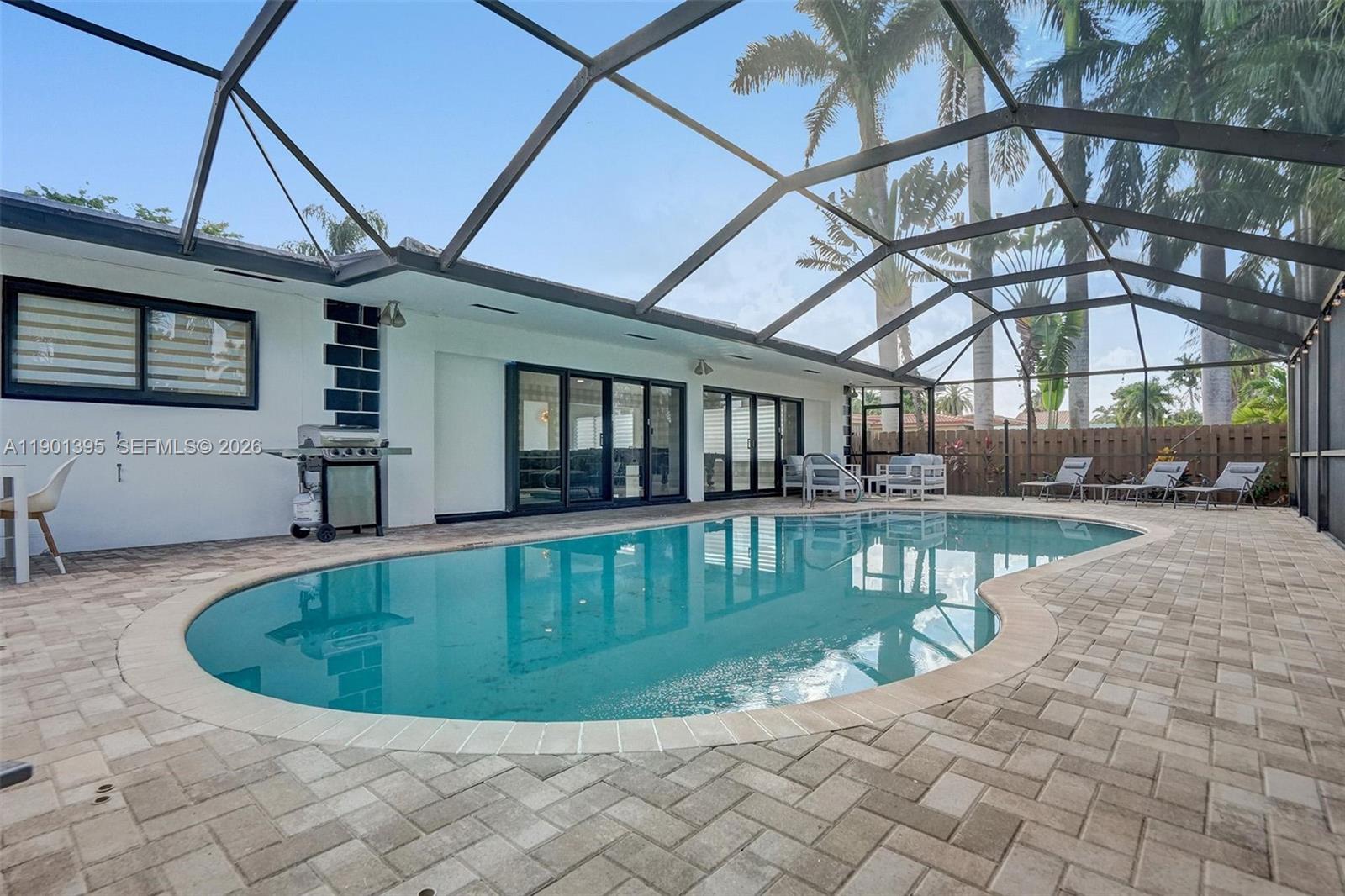 1141 N Northlake Dr, Hollywood FL 33019