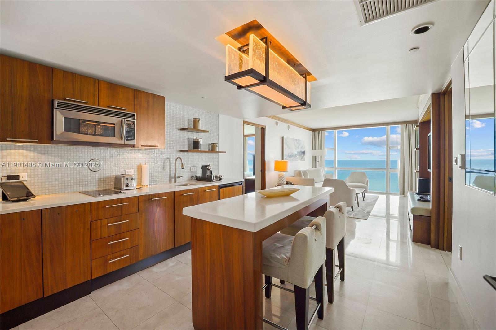 6801 Collins Ave #422, Miami Beach FL 33141