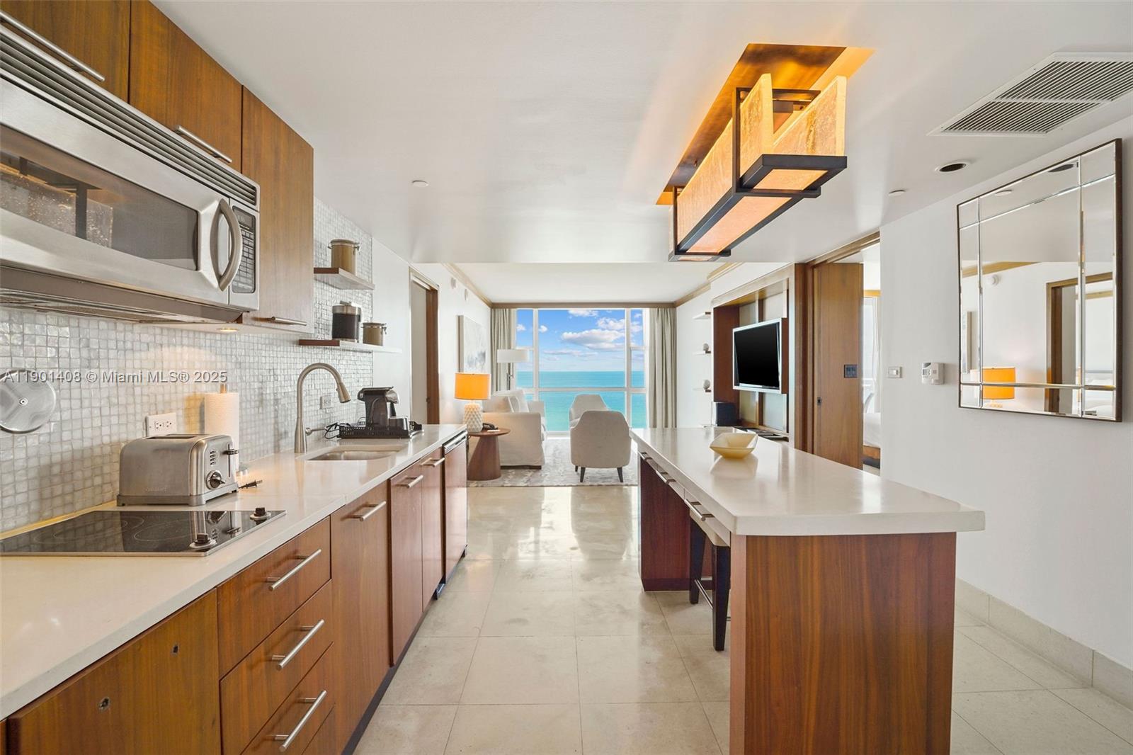 6801 Collins Ave #422, Miami Beach FL 33141