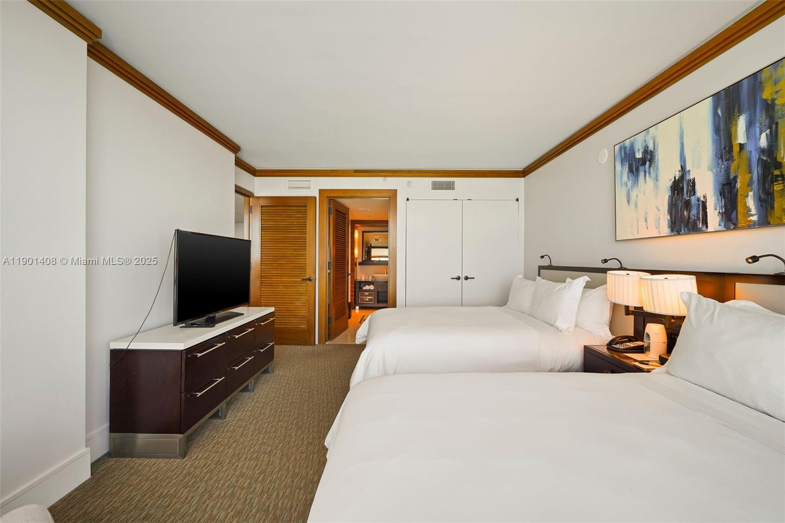 6801 Collins Ave #422, Miami Beach FL 33141